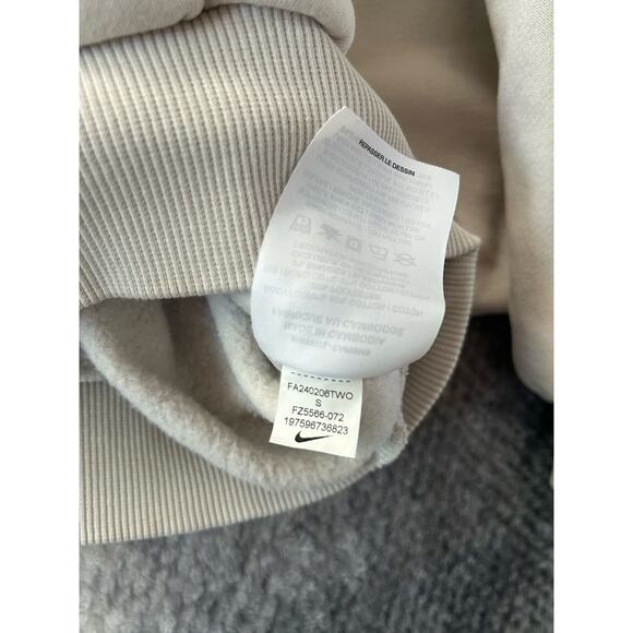 Nike Sportswear Club Fleece Girl's Boxy Crewneck Sweatshirt Size Small Sporty - Picture 7 of 12